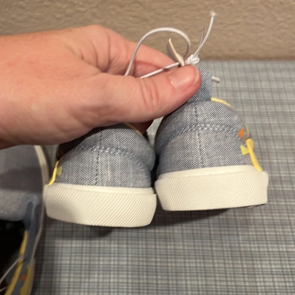 New Old Navy Toddler Sun Chambray Canvas Sneakers Slip On Shoes Size 7